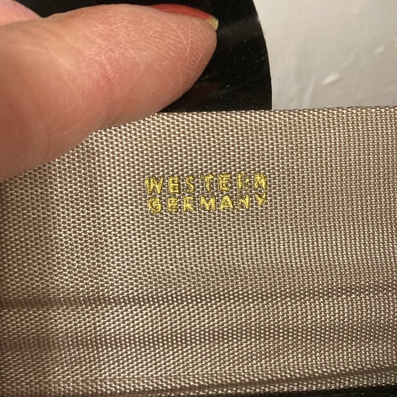 Vintage West Germany mirror and small makeup pouch embroidered. Antique - Picture 7 of 13